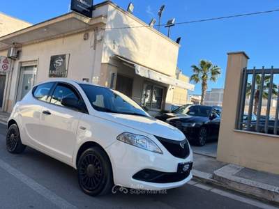 Lancia Ypsilon 1.2 69 CV *Black Edition* Bianco usata San Michele Salentino