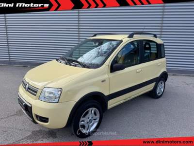 Fiat Panda 1.3 mjt 4X4 Climbing GANCIO TRAINO 4wd ALL4 AWD Giallo usata Sant'Angelo in vado