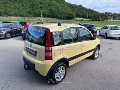 Fiat Panda 1.3 mjt 4X4 Climbing GANCIO TRAINO 4wd ALL4 AWD Giallo usata Sant'Angelo in vado