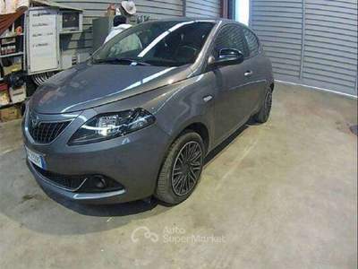 Lancia Ypsilon neopatentati 1.0 firefly hybrid Gold tg :GK292RF Grigio usata Basiliano