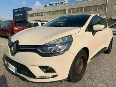 Renault Clio 1.5 dci energy Business 75cv N1 4 posti - FR647JK Beige usata Basiliano