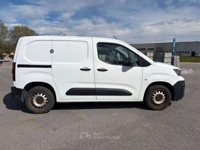 Peugeot Partner 1.5 BLUEHDI 130CV PREMIUM L1 - FX413DV Bianco usata Basiliano