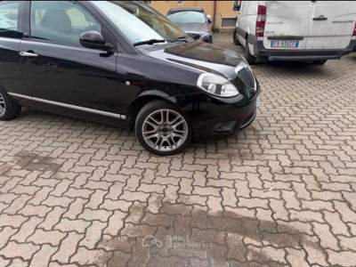 Lancia Ypsilon Bellissima lancia y con 77000klm usata Novara