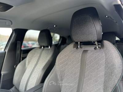 Peugeot 408  -  1.2 puretech allure s&s 130cv eat8 Blu/Azzurro usata Roma