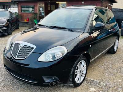 Lancia Ypsilon Platinum usata PRATO