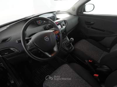Lancia Ypsilon Ypsilon 1.0 FireFly 5 porte S&S Hybrid Silver Nero usata Parma