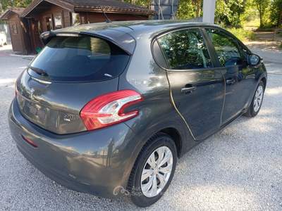 Peugeot 208 Automatica 5 porte Active Grigio usata Ponzano Romano
