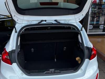 Ford Fiesta Auto in ottime condizioni esternamente ed internamente Bianco usata Rutigliano