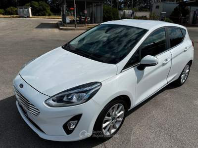 Ford Fiesta Auto in ottime condizioni esternamente ed internamente Bianco usata Rutigliano