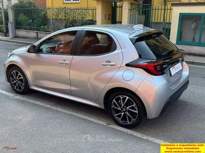 Toyota Yaris 1.5h Trend Argento usata Buccinasco