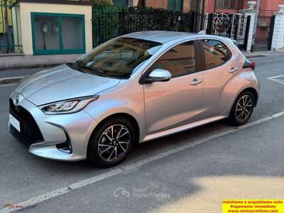 Toyota Yaris 1.5h Trend Argento usata Buccinasco