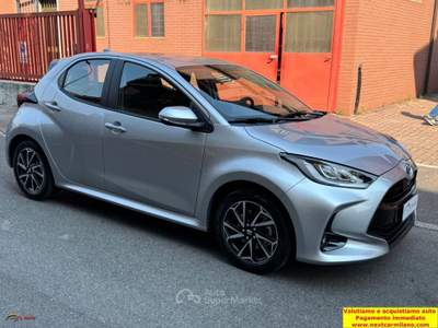Toyota Yaris 1.5h Trend Argento usata Buccinasco