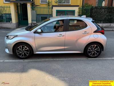 Toyota Yaris 1.5h Trend Argento usata Buccinasco