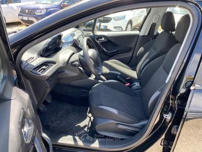 Peugeot 208 1° serie PureTech 82 5 porte Active Nero usata Sinalunga