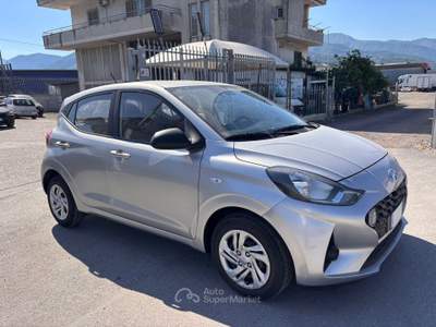 Hyundai i10 ADATTA A EO PATENTATI Argento usata Santa Maria la Carità