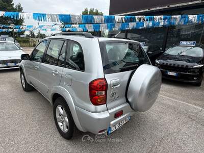 Toyota RAV4 RAV 4 RAV4 2.0 Tdi D-4D cat 5 porte Argento usata Assisi