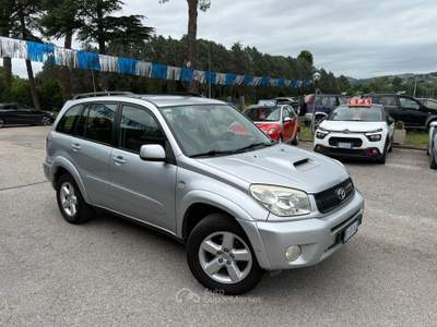 Toyota RAV4 RAV 4 RAV4 2.0 Tdi D-4D cat 5 porte Argento usata Assisi