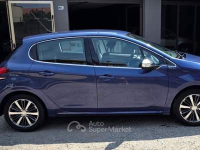 Peugeot 208 5 porte Allure Blu/Azzurro usata Alba