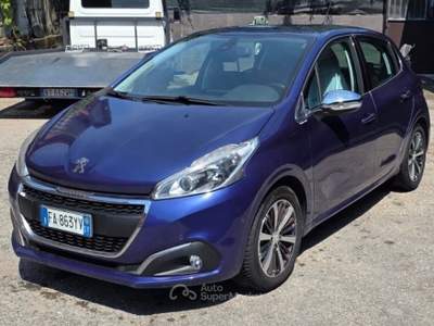 Peugeot 208 5 porte Allure Blu/Azzurro usata Alba Peugeot 208 5 porte Allure Blu/Azzurro usata Alba