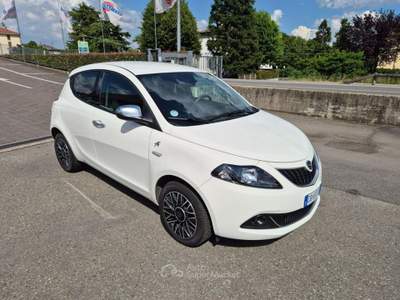 Lancia Ypsilon 1.0 FireFly 5 porte S&S Hybrid Alberta Ferretti Bianco usata Medesano