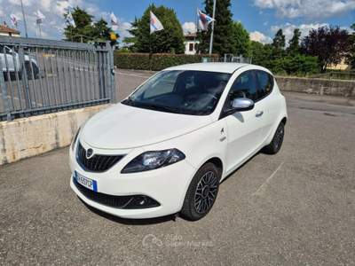 Lancia Ypsilon 1.0 FireFly 5 porte S&S Hybrid Alberta Ferretti Bianco usata Medesano