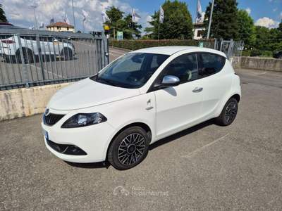 Lancia Ypsilon 1.0 FireFly 5 porte S&S Hybrid Alberta Ferretti Bianco usata Medesano