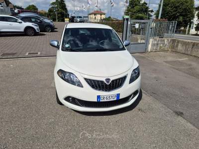 Lancia Ypsilon 1.0 FireFly 5 porte S&S Hybrid Alberta Ferretti Bianco usata Medesano