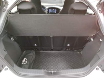 Toyota Aygo X 1.0 72cv Active + Car Play "SUPER PROMO" Argento usata LEGNANO
