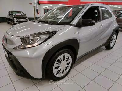Toyota Aygo X 1.0 72cv Active + Car Play "SUPER PROMO" Argento usata LEGNANO