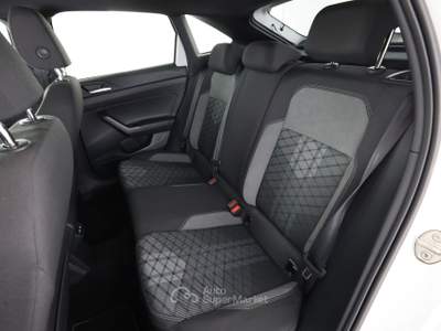 Volkswagen Taigo Taigo 1.0 TSI 110 CV DSG R-Line Bianco usata Parma