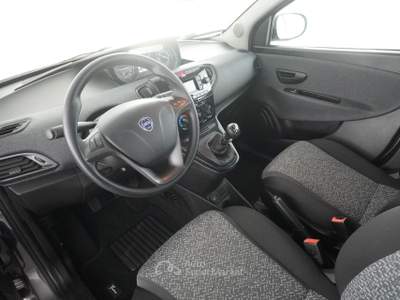 Lancia Ypsilon Ypsilon 1.0 FireFly 5 porte S&S Hybrid Silver Grigio usata Parma