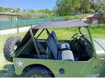 Jeep Willys jeep cj3b camioneta Verde usata Terni