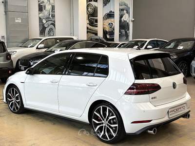 Volkswagen Golf 2.0 tsi  Performance DSG-19"-Camera-Keyless-Carplay Oro usata Paderno Dugnano