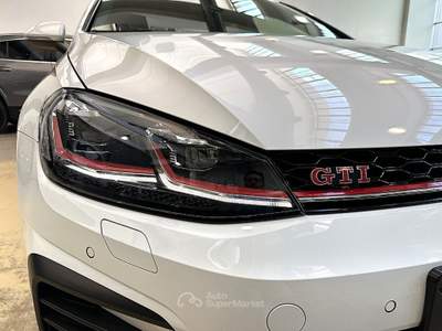Volkswagen Golf 2.0 tsi  Performance DSG-19"-Camera-Keyless-Carplay Oro usata Paderno Dugnano