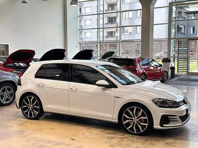 Volkswagen Golf 2.0 tsi  Performance DSG-19"-Camera-Keyless-Carplay Oro usata Paderno Dugnano