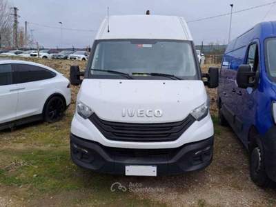Iveco Daily Daily 35S14NV 3520L H2 - GK255ZR Bianco usata Basiliano