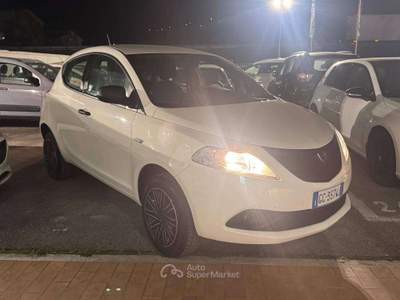 Lancia Ypsilon Ypsilon III 2015 0.9 t.air Gold ecochic metano 70cv my19 Bianco usata Deruta