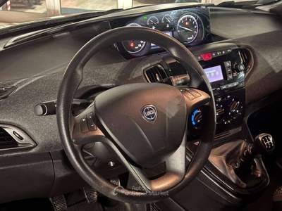 Lancia Ypsilon Ypsilon III 2015 0.9 t.air Gold ecochic metano 70cv my19 Bianco usata Deruta
