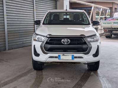 Toyota Hilux Hilux IV 2021 2.4 d-4d double cab Executive 4wd Bianco usata Deruta