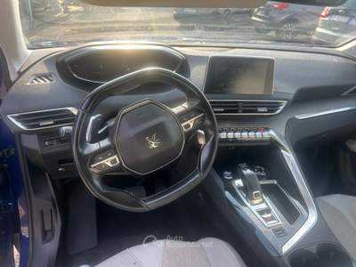Peugeot 3008 1.5 bluehdi 120 cv Blu/Azzurro usata Busnago