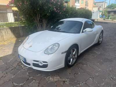 Porsche Cayman TAGLIANDI UFFICIALI PORSCHE Bianco usata Terre del Reno Porsche Cayman TAGLIANDI UFFICIALI PORSCHE Bianco usata Terre del Reno