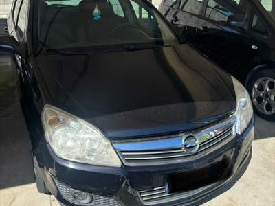 Opel Astra Opel astra 17 td Sw neo patentato usata Livorno