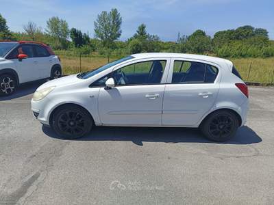 Opel Corsa 1.2 5 PORTE ENJOY Bianco usata Lucca