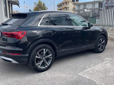 Audi Q3 Q3 35 2.0 tdi Business Advanced s-tronic Nero usata Mondragone