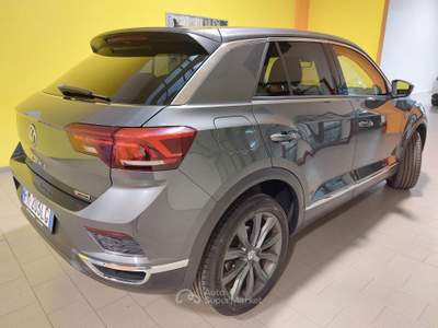 Volkswagen T-Roc 2.0 TDI 4MOTION  DSG CYBER Grigio usata PARMA