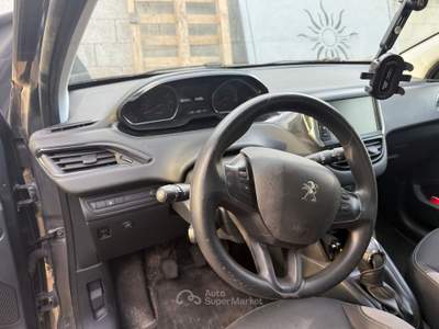 Peugeot 208 Alimentazione Benzina GPL Grigio usata Lizzanello