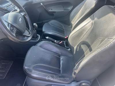 Ford Fiesta 1.6 TDCI 95 CV Bianco usata Busnago