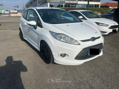 Ford Fiesta 1.6 TDCI 95 CV Bianco usata Busnago
