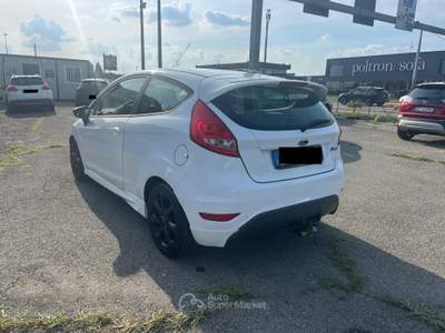 Ford Fiesta 1.6 TDCI 95 CV Bianco usata Busnago