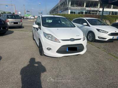 Ford Fiesta 1.6 TDCI 95 CV Bianco usata Busnago
